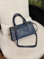 کیف دستی و دوشی زنانه استوانه‌ای طرح LV مونوگرام برجسته - - تصویر 2